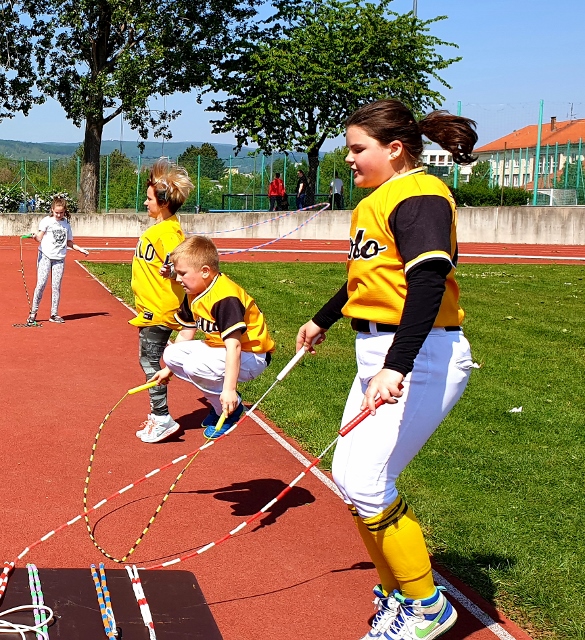 Skakanie-cezs-vihadlo-baseball